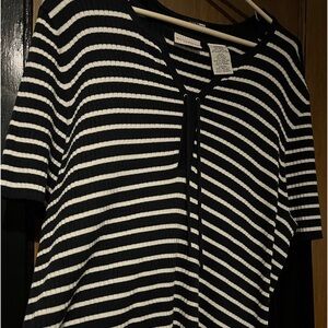 White stag 2X 18 W to 20 W black and white striped shirt